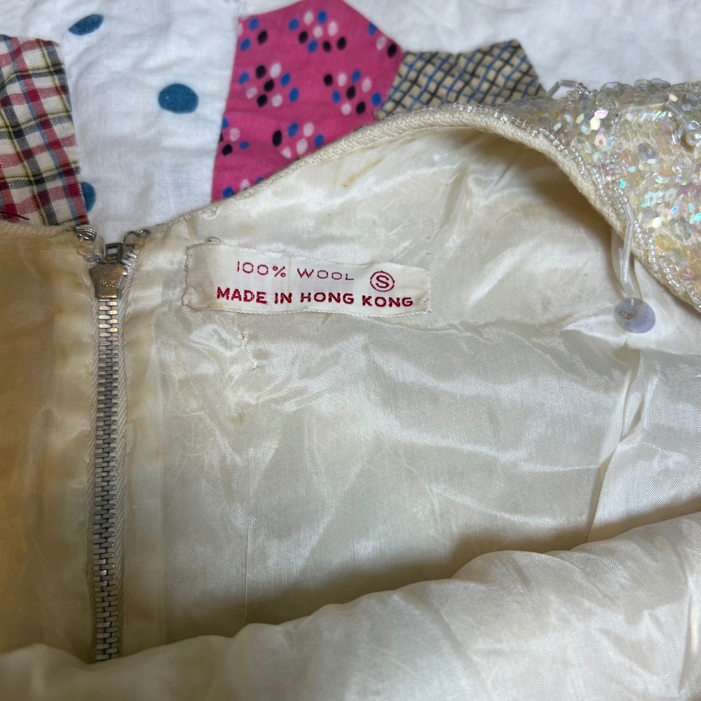 Vintage 60s Wool Sequin Beaded Shell Top Iridescent Cream Sleeveless Hong Kong S - Picture 4 of 10